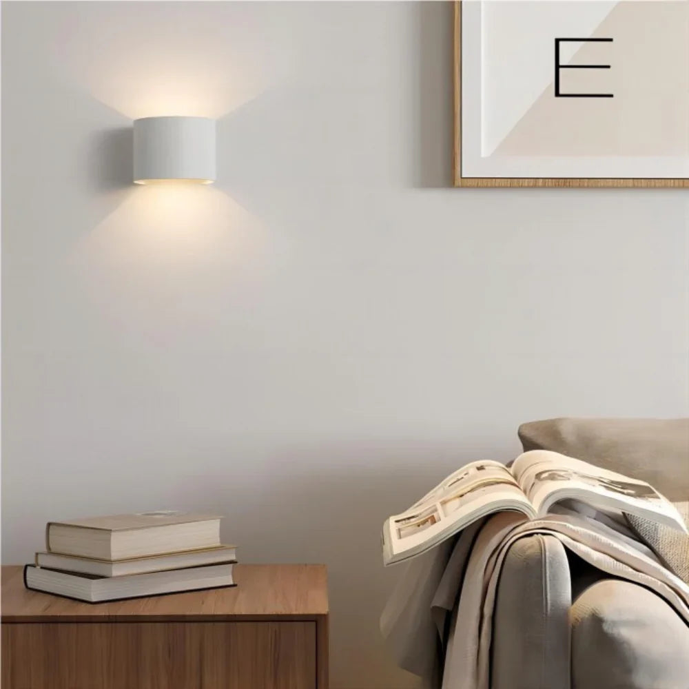 Lumière Royale - Stylish Modern LED Cube Wall Lamp (White)