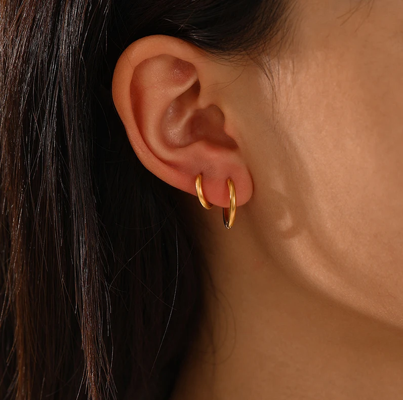 Sophia Hoop Earrings – Elegant Silver Earrings