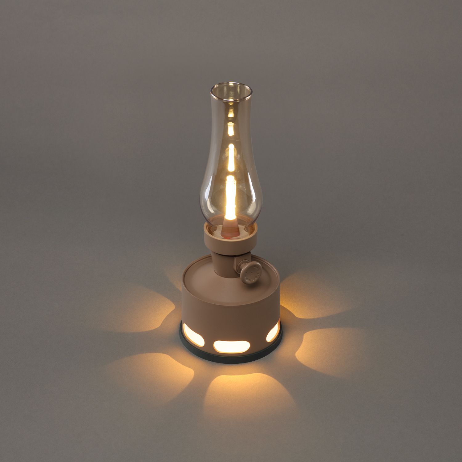 NostalgiaLamp - Vintage LED Lantern for Atmospheric Evenings