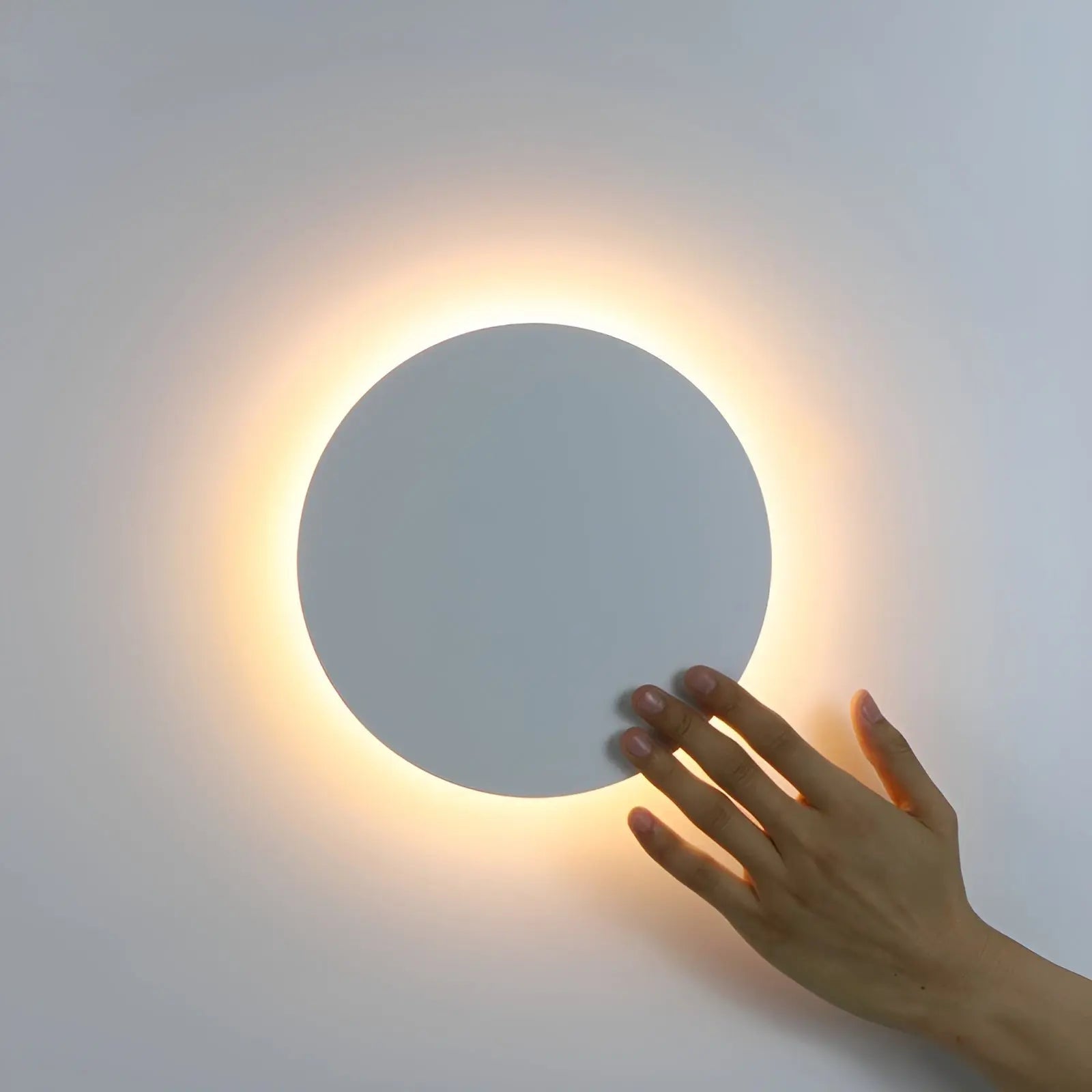 Stylish Lighting: Luxury LED Wall Lamp with Elegant Acrylic and Touch Control