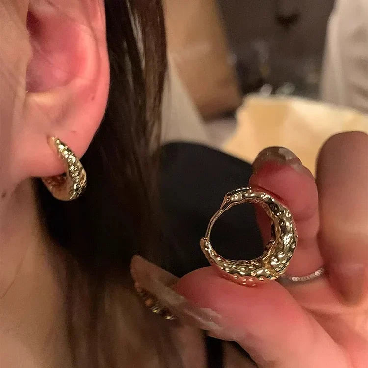 Elegant Noor Hoop Earrings for a Timeless Look