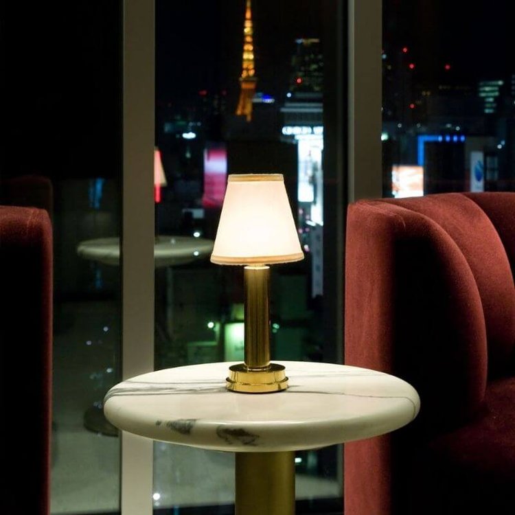Refined Wireless Table Lamp with Dimming Function – CozyGlimmer