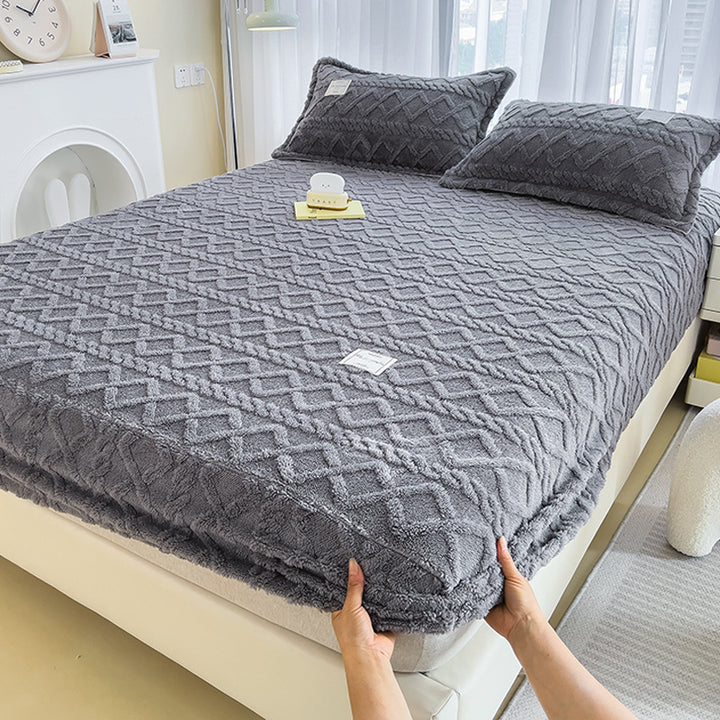 LuxeLoom Duvet - Luxurious Flannel Duvet for Ultimate Warmth and Comfort