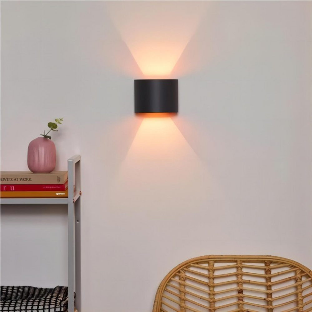 Lumière Royale - Stylish modern LED cube wall lamp