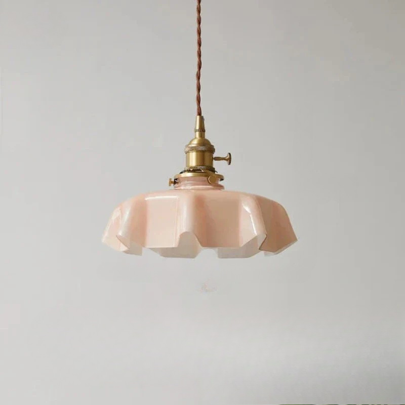 ClassicGleam – Luxury Brass Pendant Lamp for a Timeless Ambiance