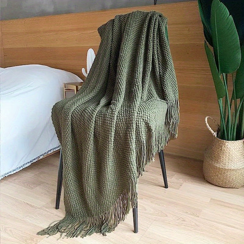 CozyWeave – Stylish Knitted Blanket with Tassels