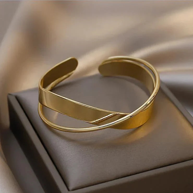 Golden Infinity Bracelet - Elisa Matte Finish