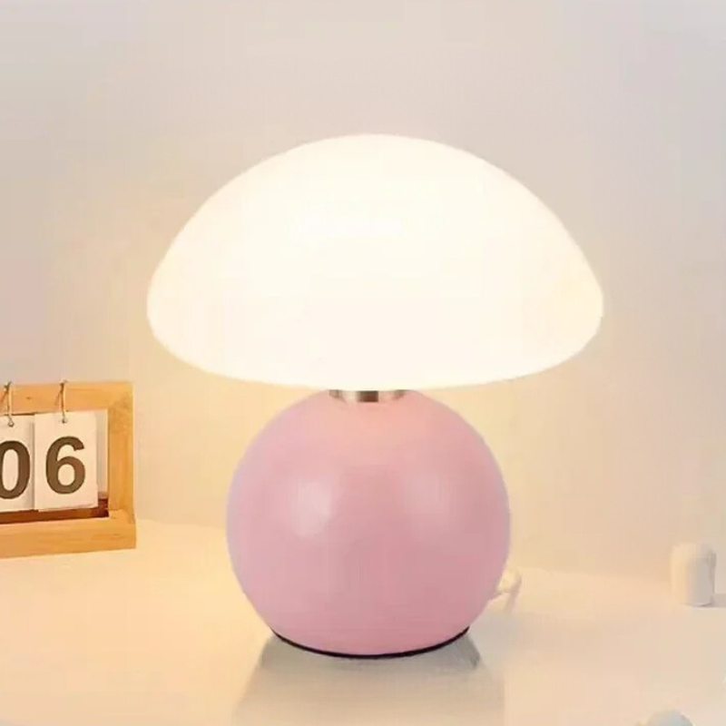 Elegant Cream Table Lamp – Atmospheric Lighting for Your Home