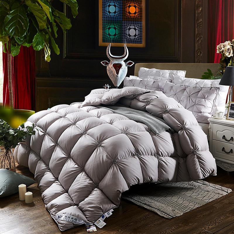 PlumeLux Goose Down Duvet – Luxury & Comfort in One