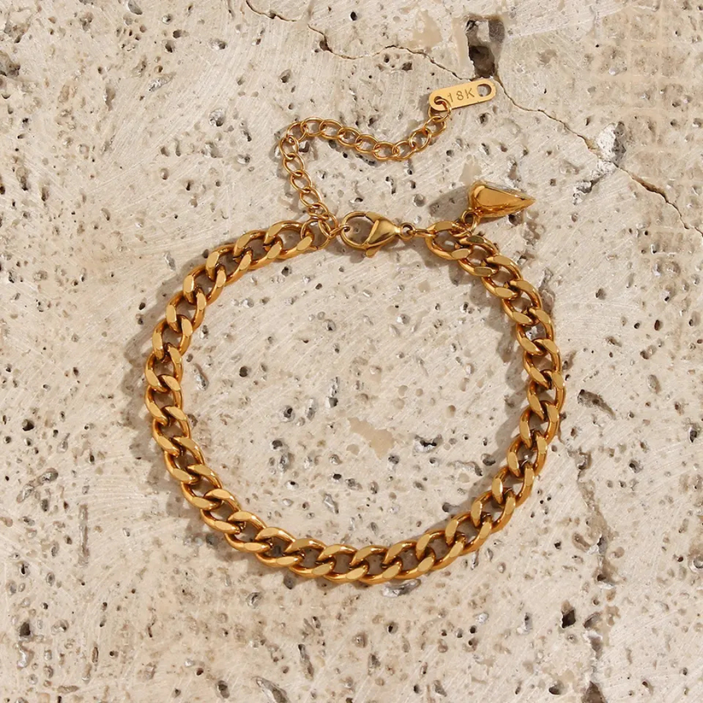 Liora Bracelets Set - Elegant Heart Bracelets