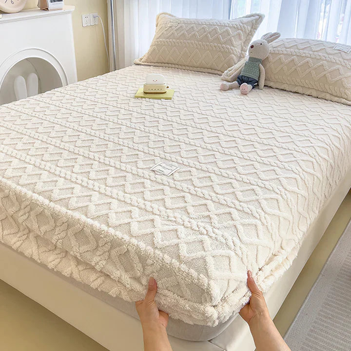 LuxeLoom Duvet - Luxurious Flannel Duvet for Ultimate Warmth and Comfort