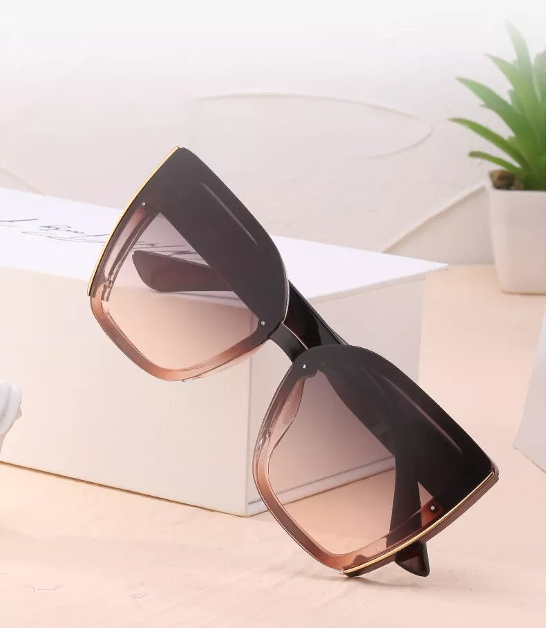 BillieShade - Trendy Square Retro Sunglasses
