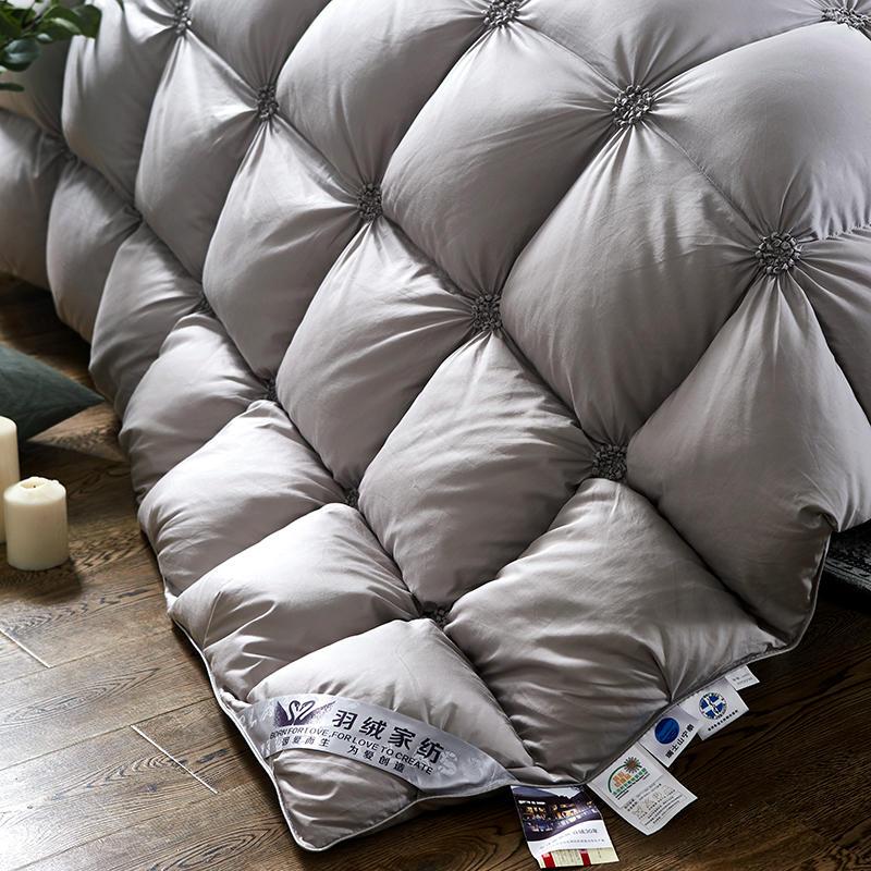 PlumeLux Goose Down Duvet – Luxury & Comfort in One