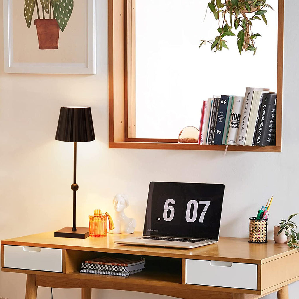 Elegant Cordless Table Lamp with Stepless Dimming Function