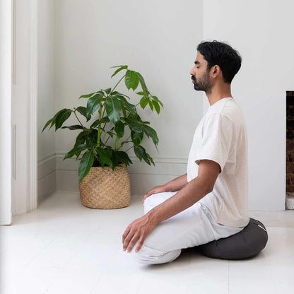 EcoCalm – Curved Meditation Cushion Made from Organic Cotton