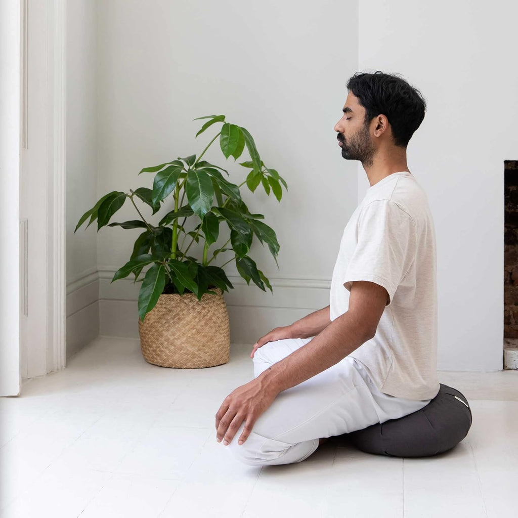 EcoCalm – Curved Meditation Cushion made of Organic Cotton