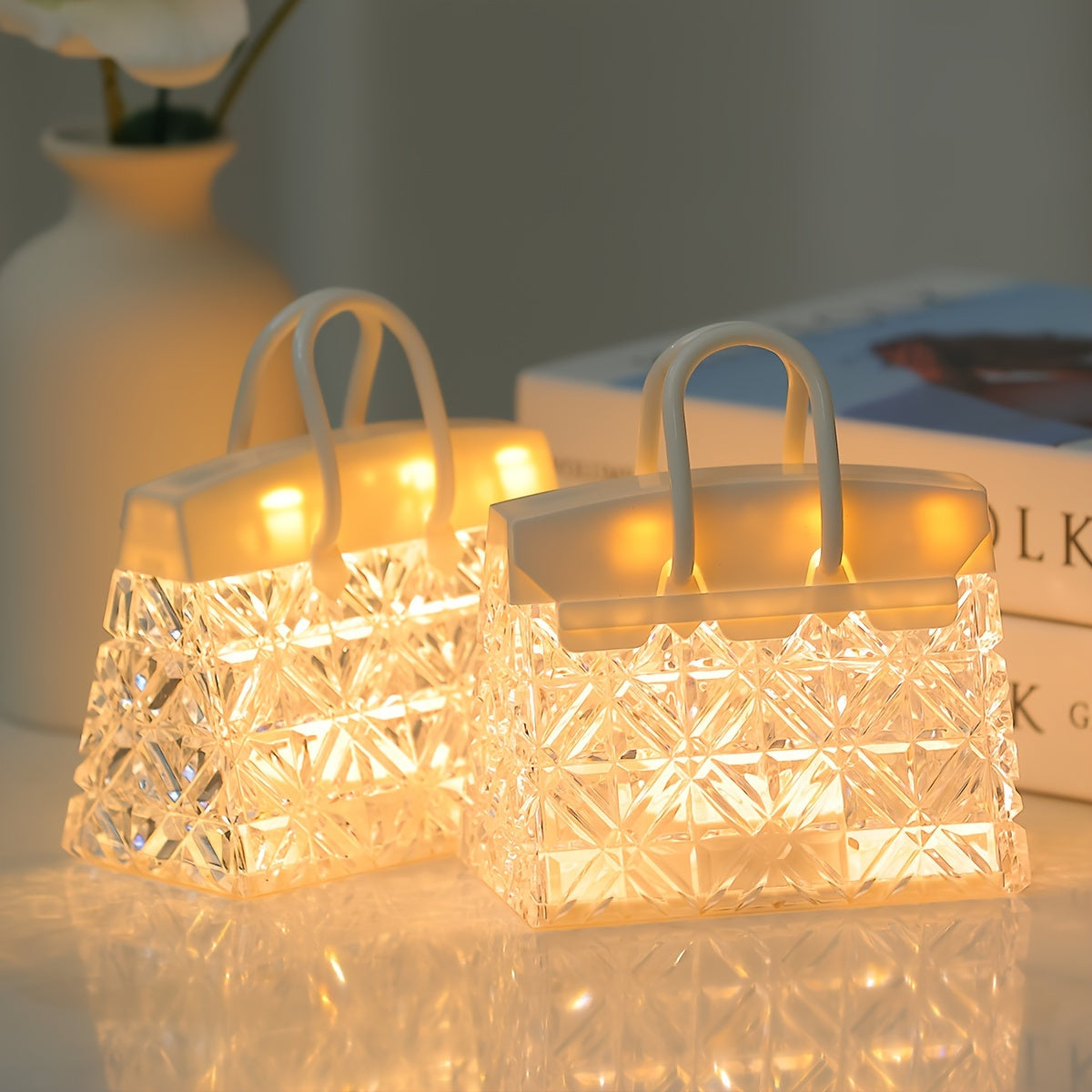 GlowSquare – Luxury LED Table Lamp with Sleek Finish