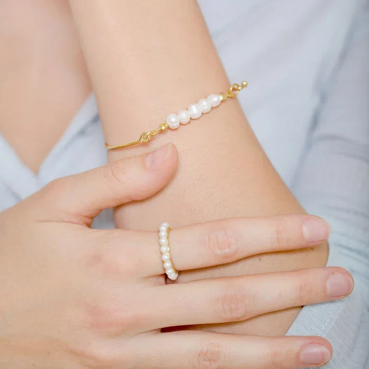 Elegant Bracelet with Fine Pearls - Selina
