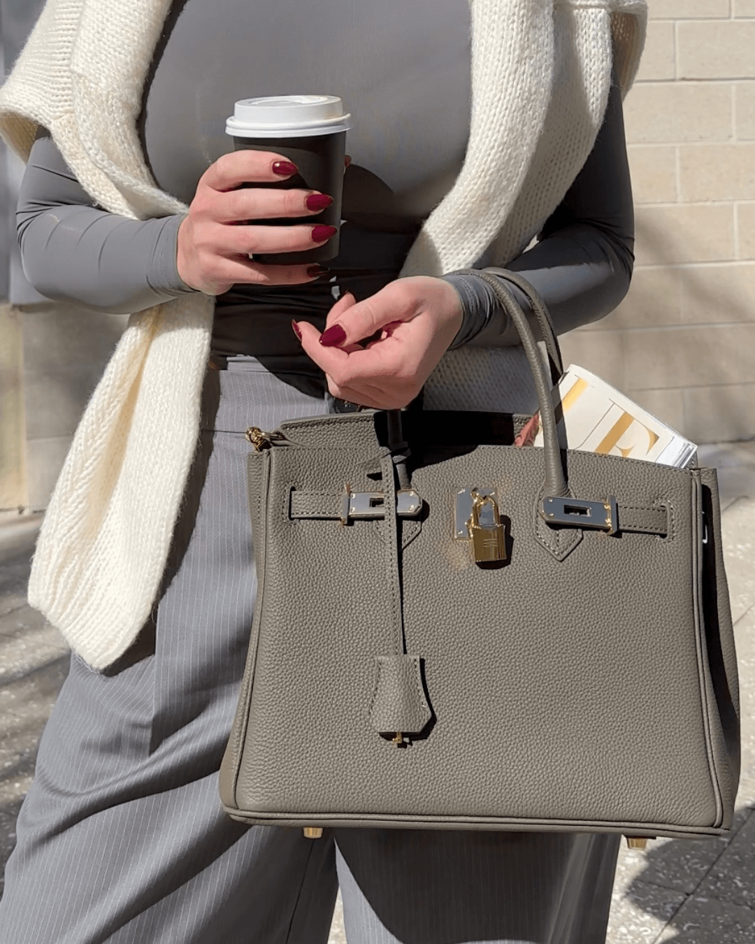 ClassicLeather Bag - Elegant Leather Handbag with Space