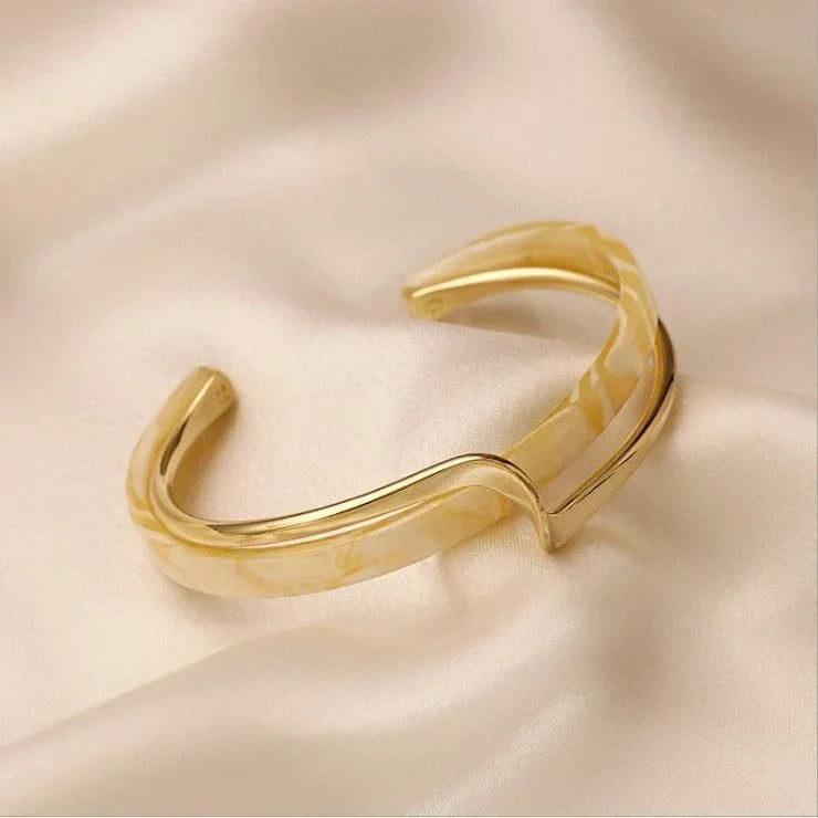Golden Infinity Bracelet - Elisa Matte Finish