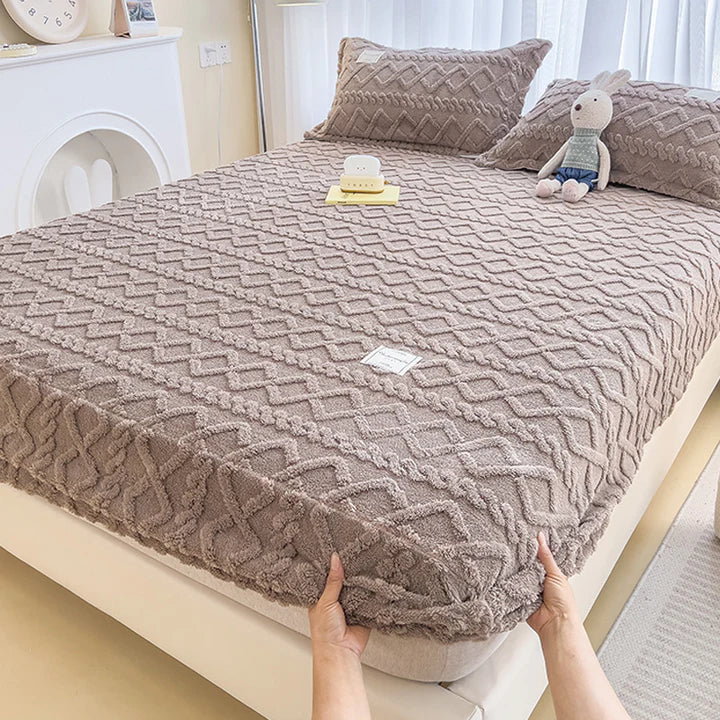 LuxeLoom Duvet - Luxurious Flannel Duvet for Ultimate Warmth and Comfort
