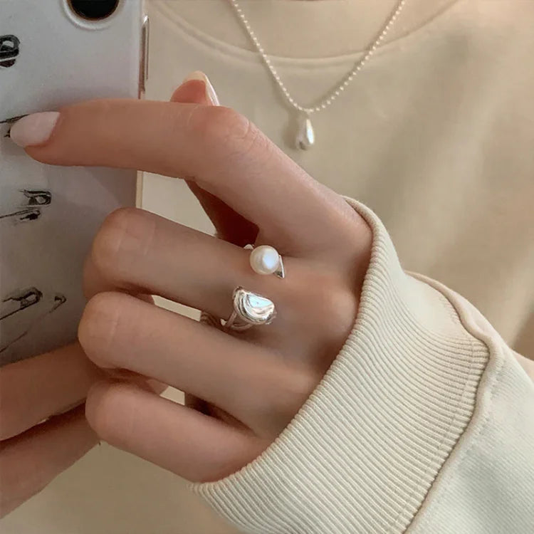 Elin Adjustable Pearl Bean Ring - Stylish and Elegant