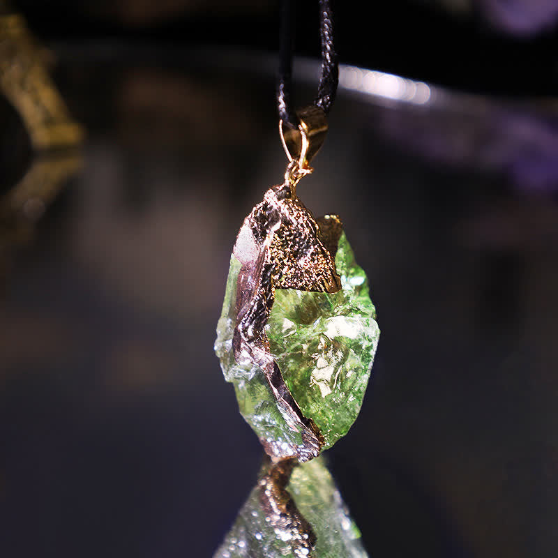 Elegant Natural Moldavite Necklace - Lyra