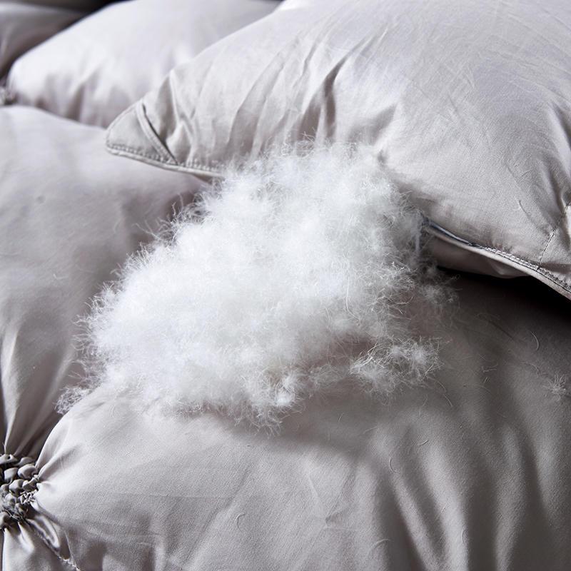 PlumeLux Goose Down Duvet – Luxury & Comfort in One