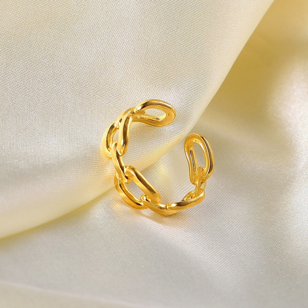NexaTwist - Trendy Twisted Ring Link