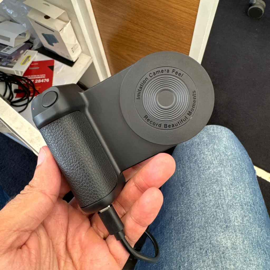 Dimpzy – Multifunctional Power Bank with Selfie Function