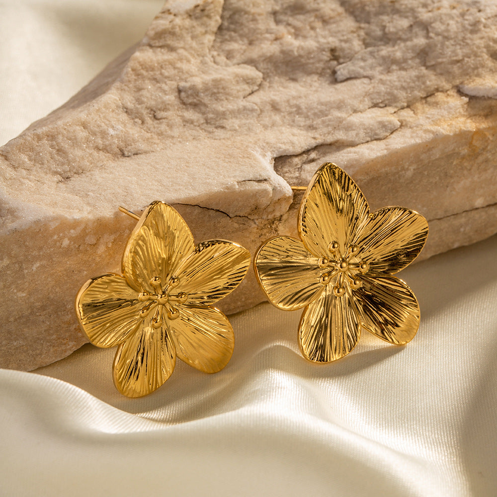 Elara Earrings - Elegant Floral Design in Gold
