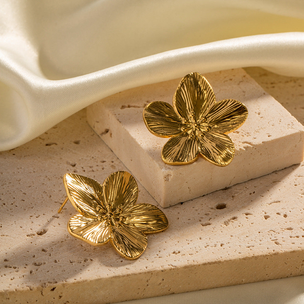 Elara Earrings - Elegant Floral Design in Gold