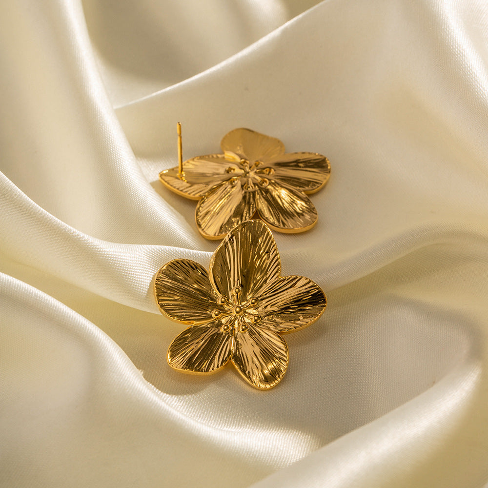 Elara Earrings - Elegant Floral Design in Gold