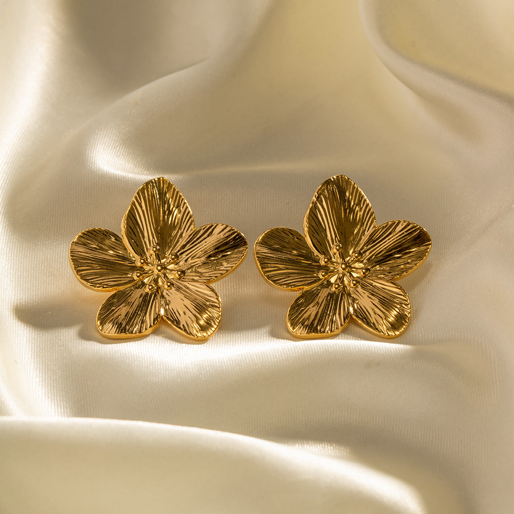 Elara Earrings - Elegant Floral Design in Gold