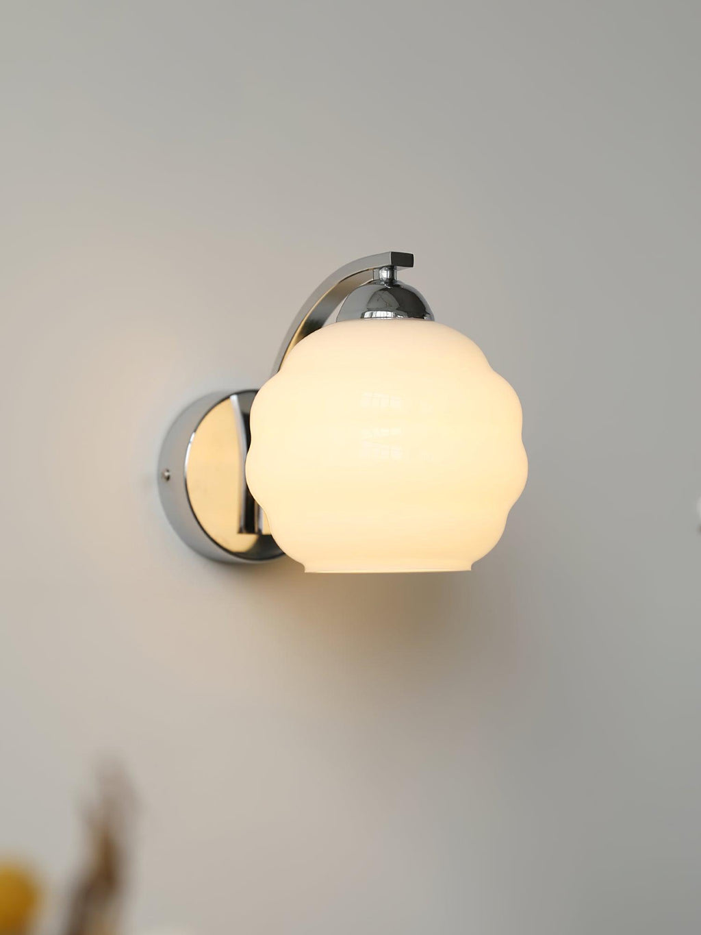 VintageGlam - Art Deco Wall Lamp for Timeless Interiors