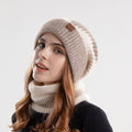 CozyWrap Set – Trendy Beanie and Scarf for Winter