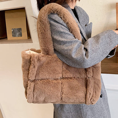 Pipa Plush Bag – Cozy Winter Handbag for Women