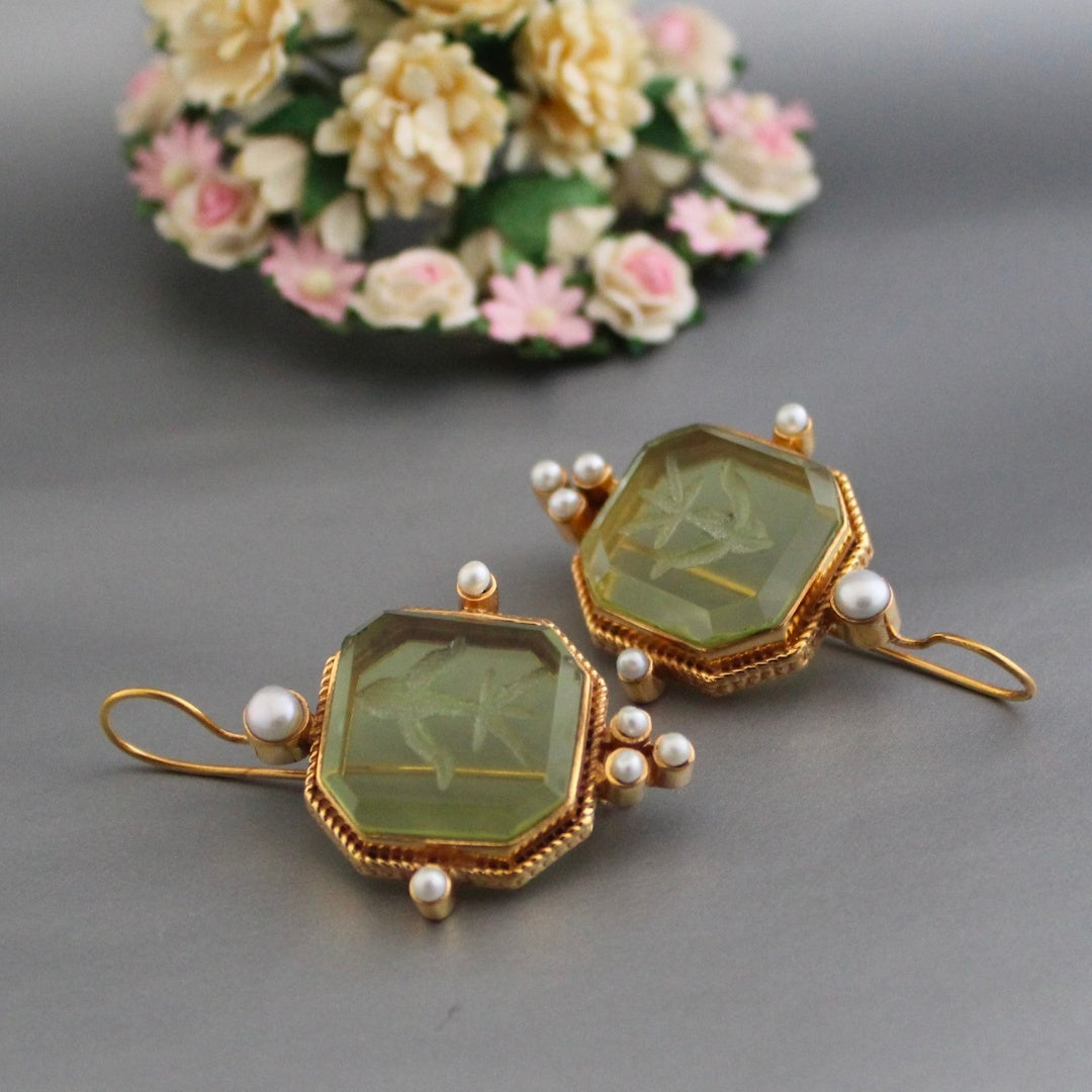 Chic Valeria Vintage Green Earrings with Elegant Pearls