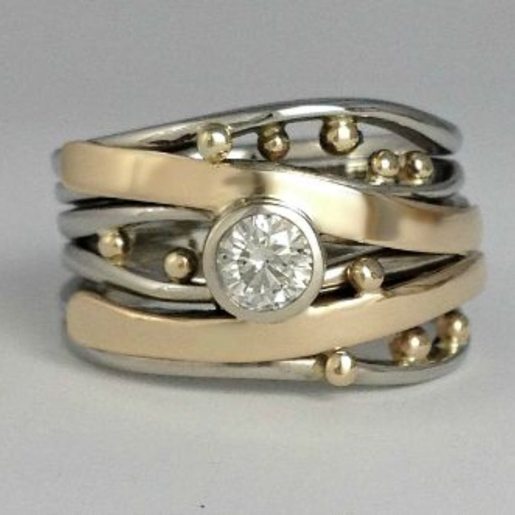 Elegant Vintage Gold Ring with Sparkling Zirconia - Ameline
