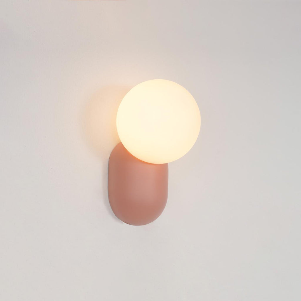 ChicGlow Resin Wall Lamp – Elegance and Energy Efficiency in One