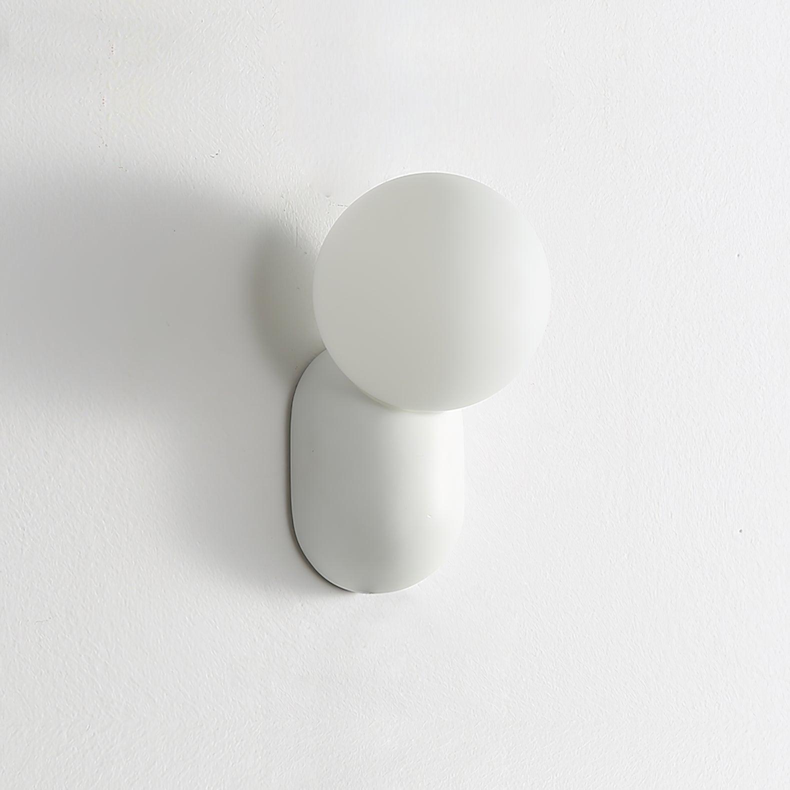 ChicGlow Resin Wall Lamp – Elegance and Energy Efficiency in One
