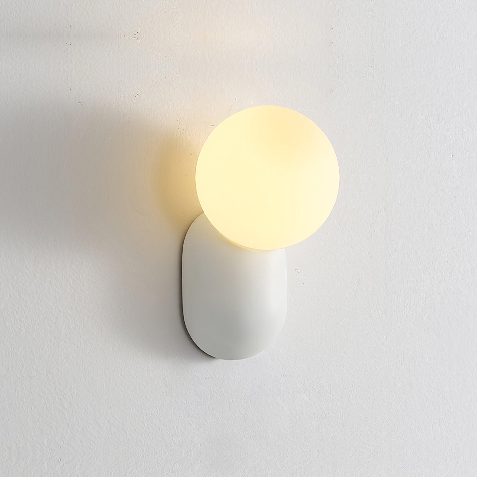 ChicGlow Resin Wall Lamp – Elegance and Energy Efficiency in One
