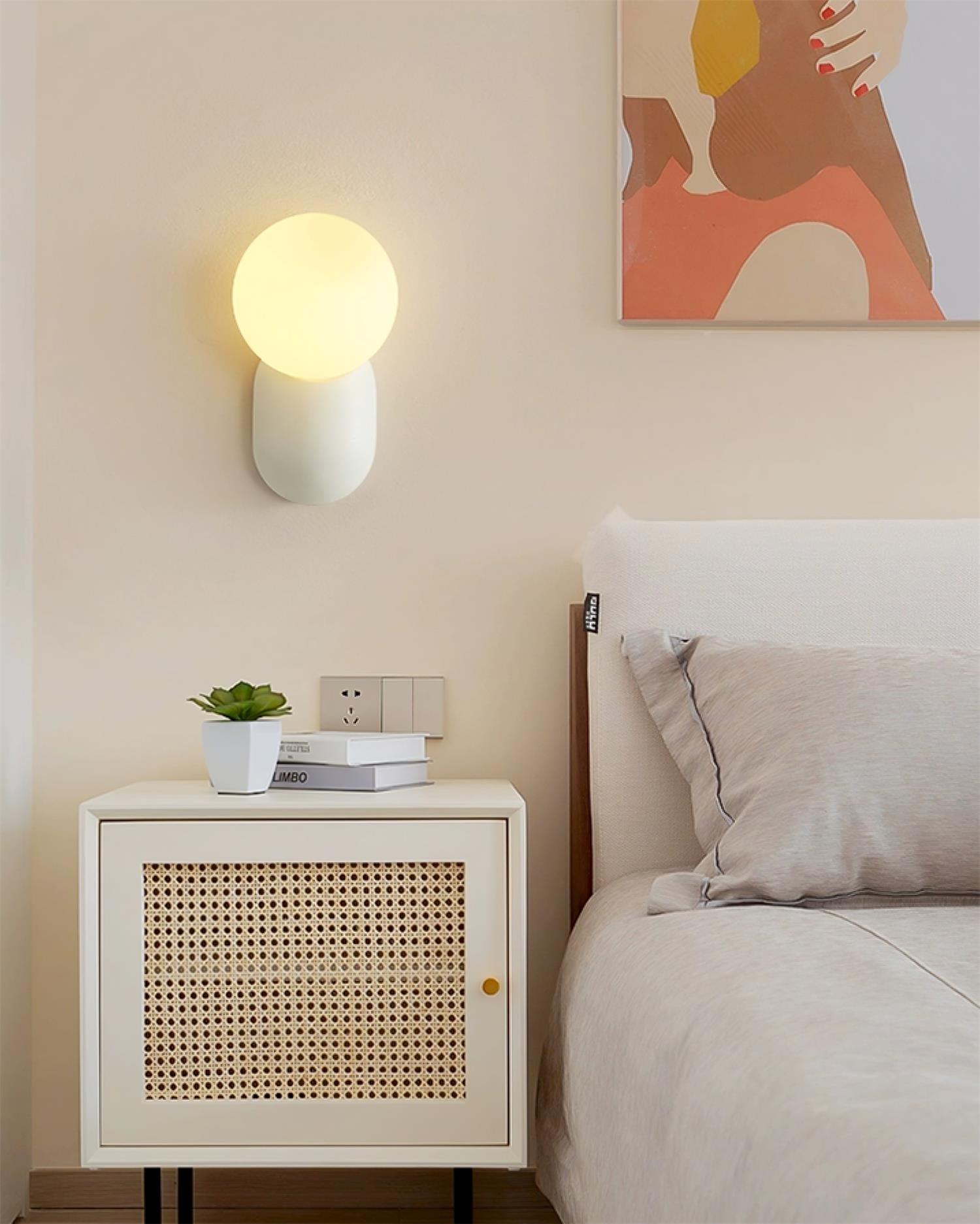ChicGlow Resin Wall Lamp – Elegance and Energy Efficiency in One