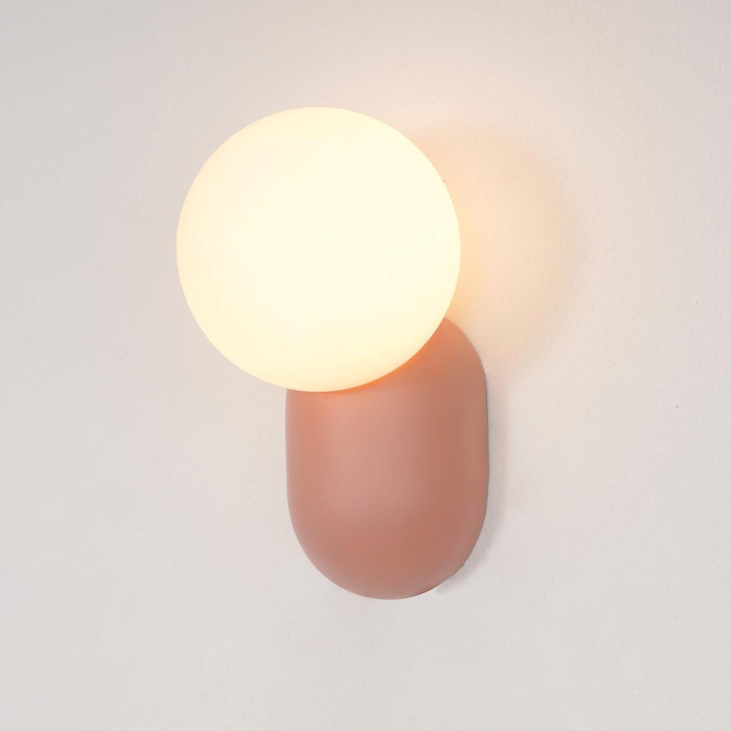 ChicGlow Resin Wall Lamp – Elegance and Energy Efficiency in One