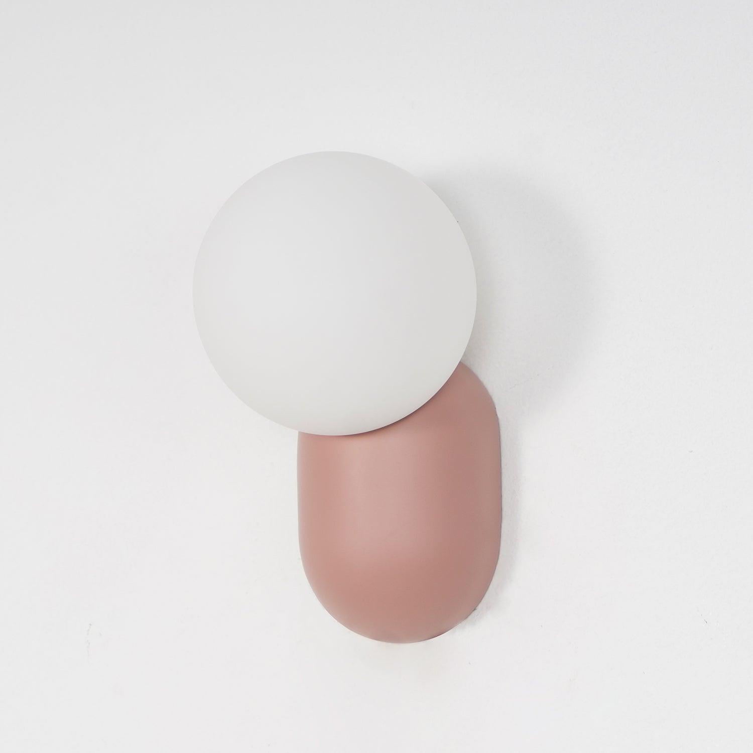 ChicGlow Resin Wall Lamp – Elegance and Energy Efficiency in One