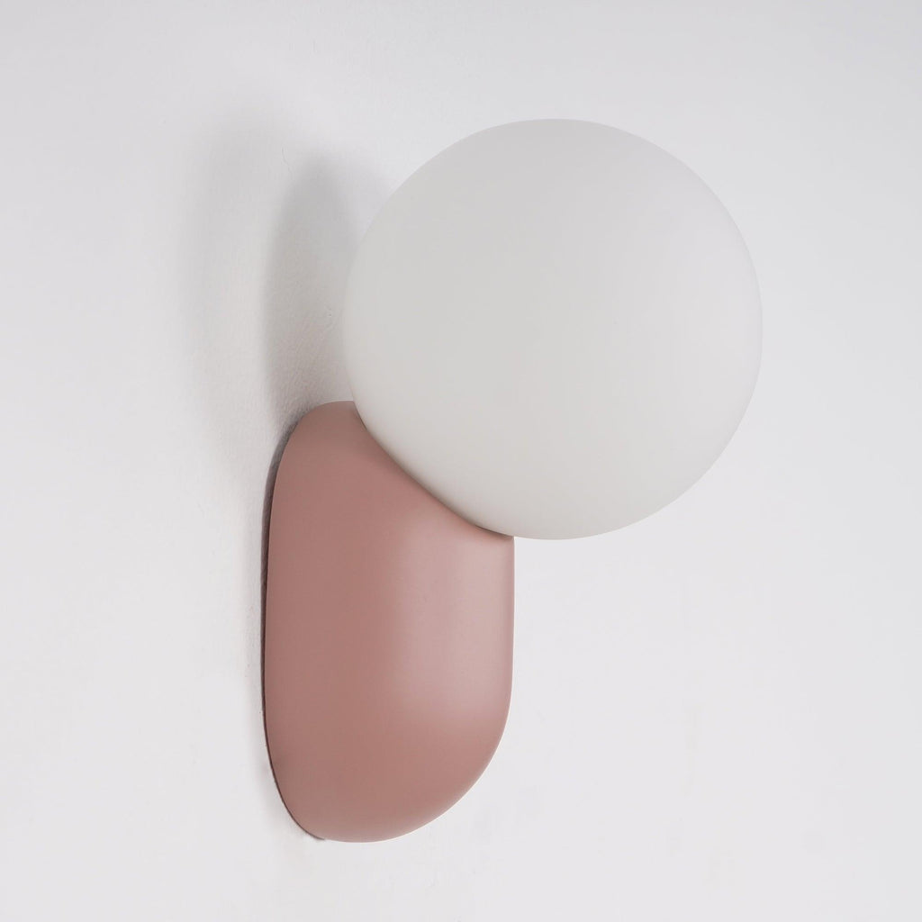 ChicGlow Resin Wall Lamp – Elegance and Energy Efficiency in One