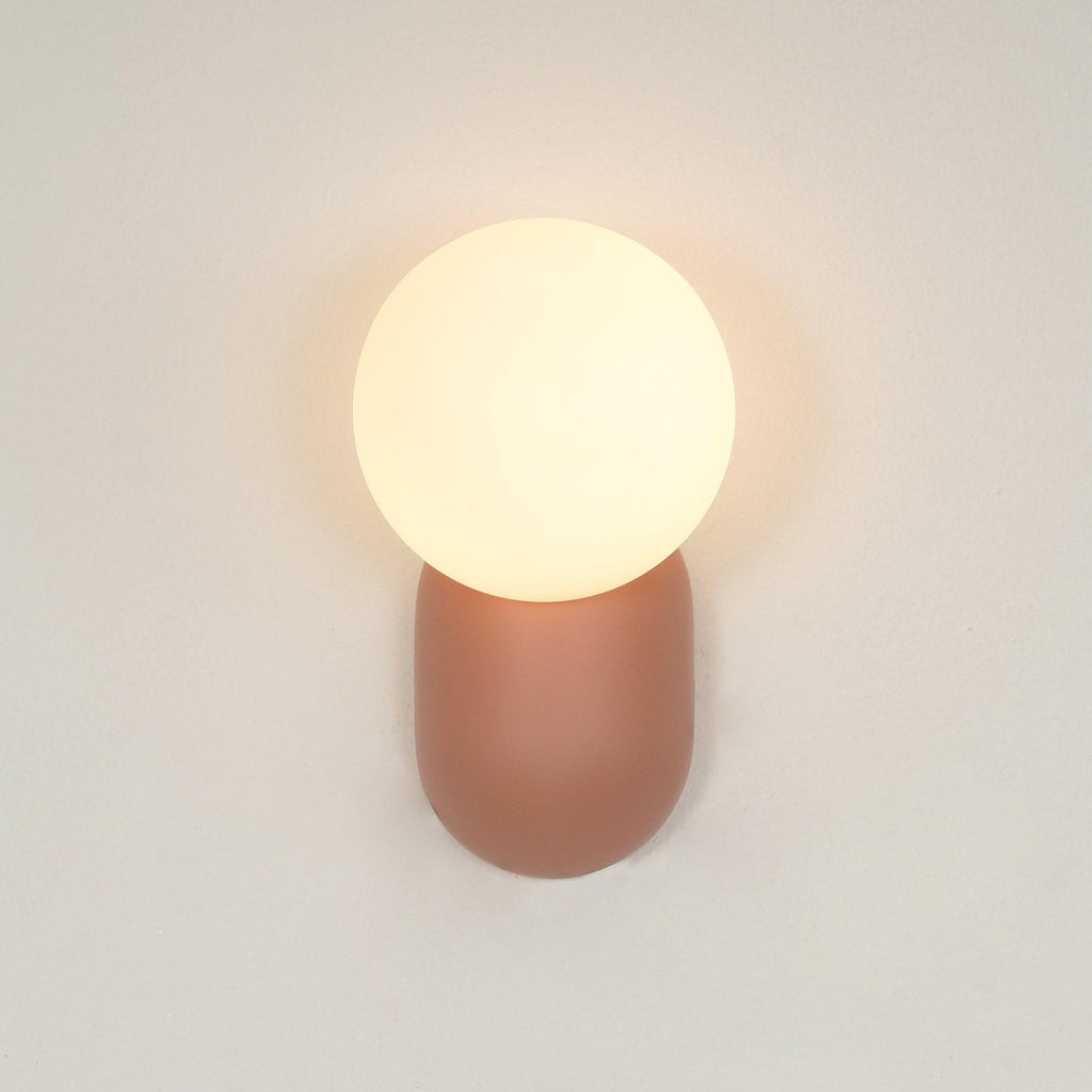 ChicGlow Resin Wall Lamp – Elegance and Energy Efficiency in One