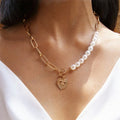 Elegant Golden Heart Necklace with Atmospheric Pearl Accents - Veerle