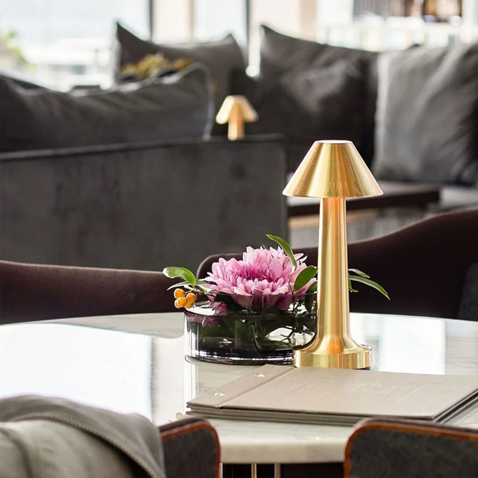 Minima Desk Lamp - Elegant Cordless LED Desk Lamp for a Modern Atmosphere