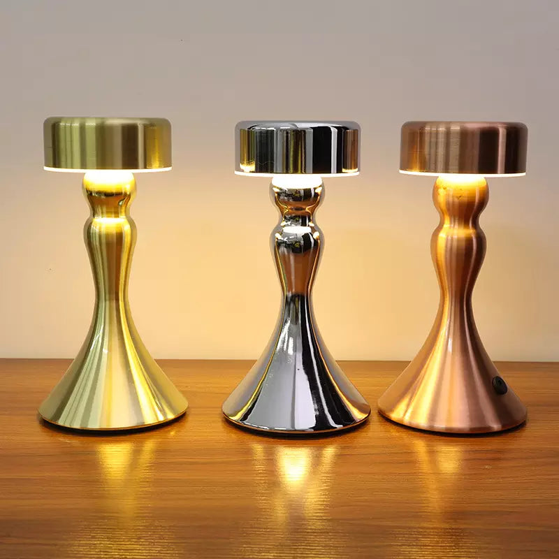 ChicLuxe – Wireless Table Lamp with Charging Function